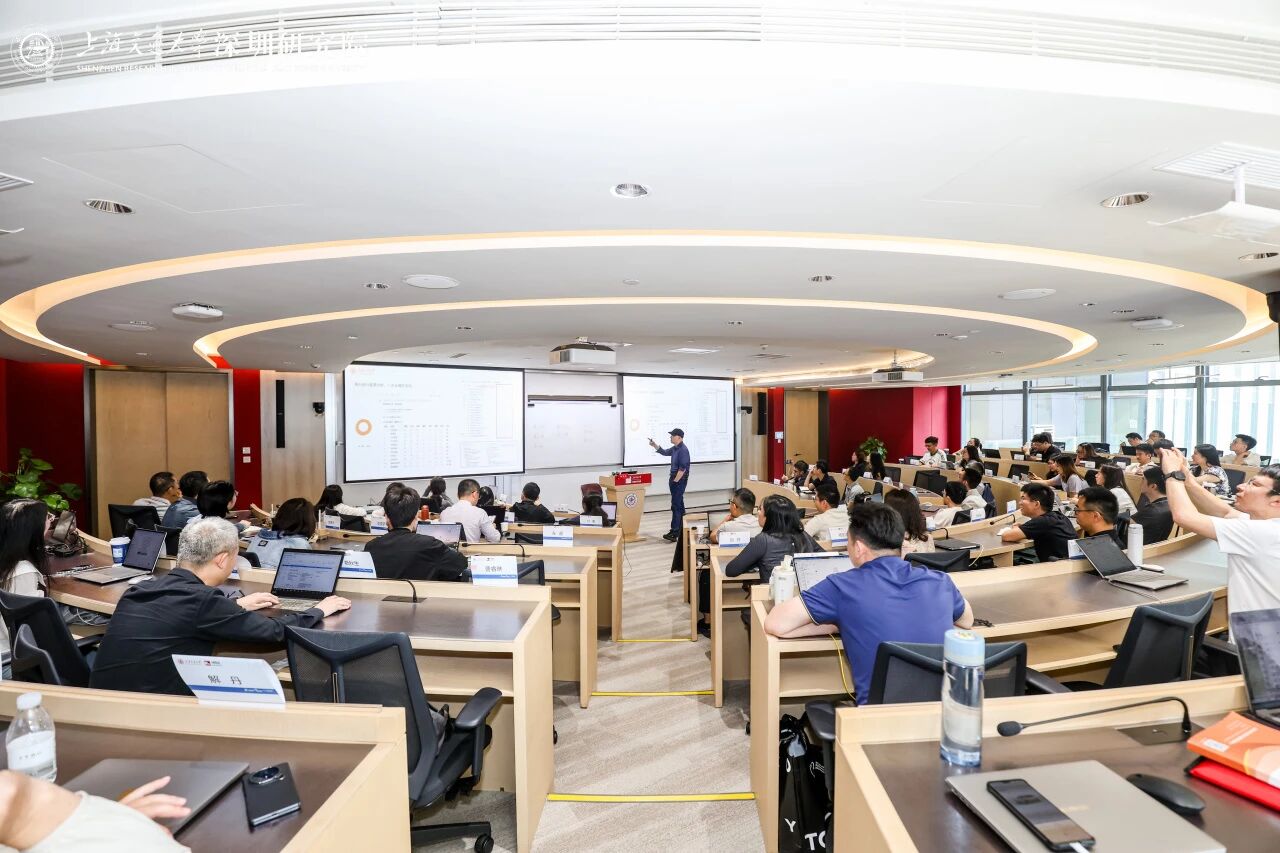 课程纪实｜孙东来首讲，交大安泰MBA《AI + 行业前沿课》共探智能时代新范式